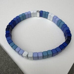 NWOT Blue Ombré Beaded Tile Bracelet